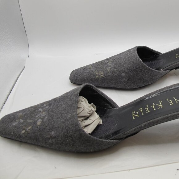 Anne Klein Collection gray wool wedge with floral pattern 8.5AA - Picture 5 of 7